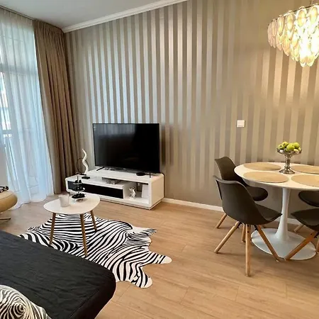 Luxusny Apartman S Parkovanim Apartmán